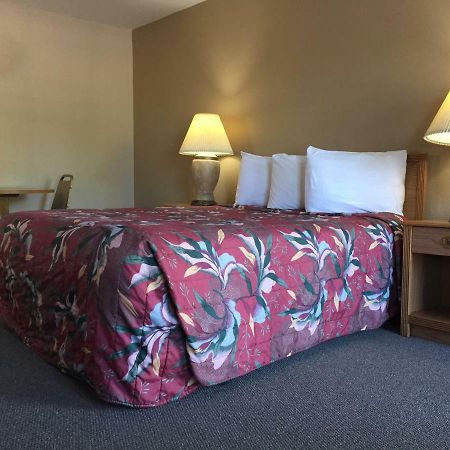 Jack Pine Motel Riverton Bagian luar foto