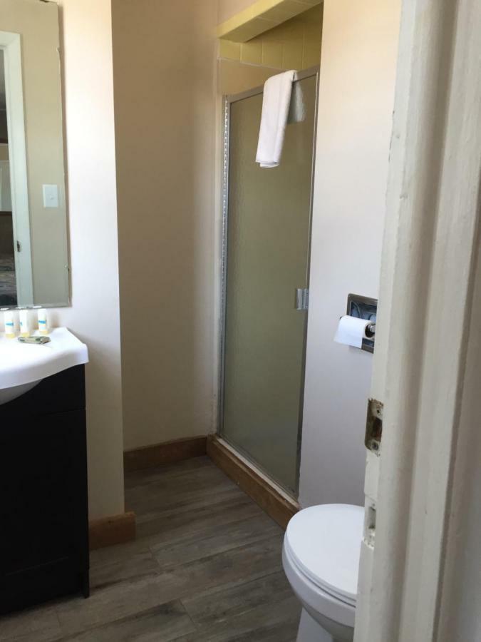 Jack Pine Motel Riverton Bagian luar foto